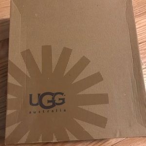 Grey Knitted UGG size 6